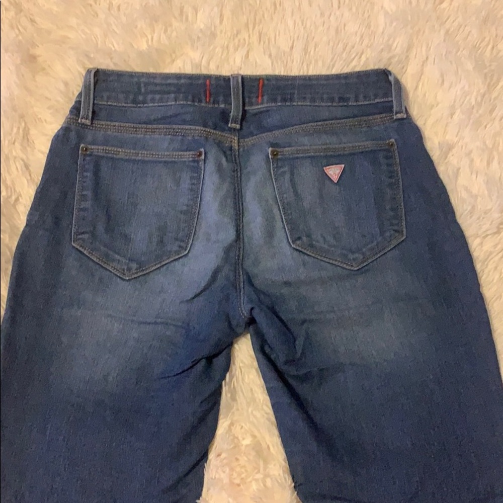 Guess Medium Rise Curvy Skinny - Picture 3 of 3